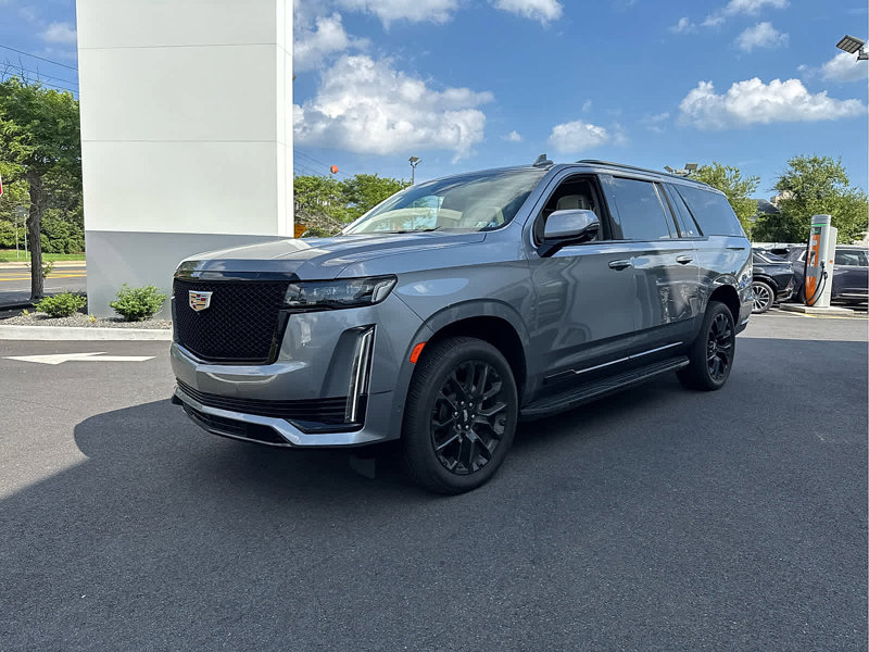 Used 2022 Cadillac Escalade ESV Sport Platinum image 1