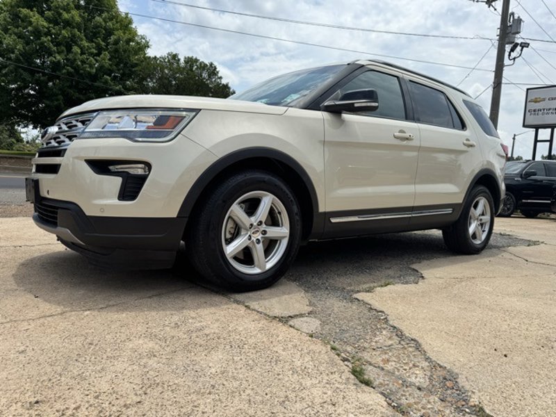 Used 2018 Ford Explorer XLT w/ Equipment Group 202A image 1