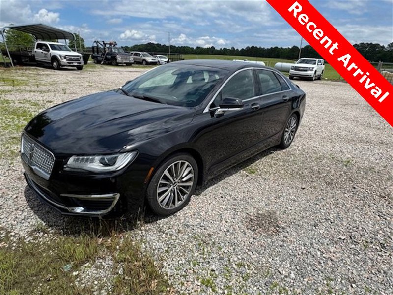 Used 2019 Lincoln MKZ Premiere image 1