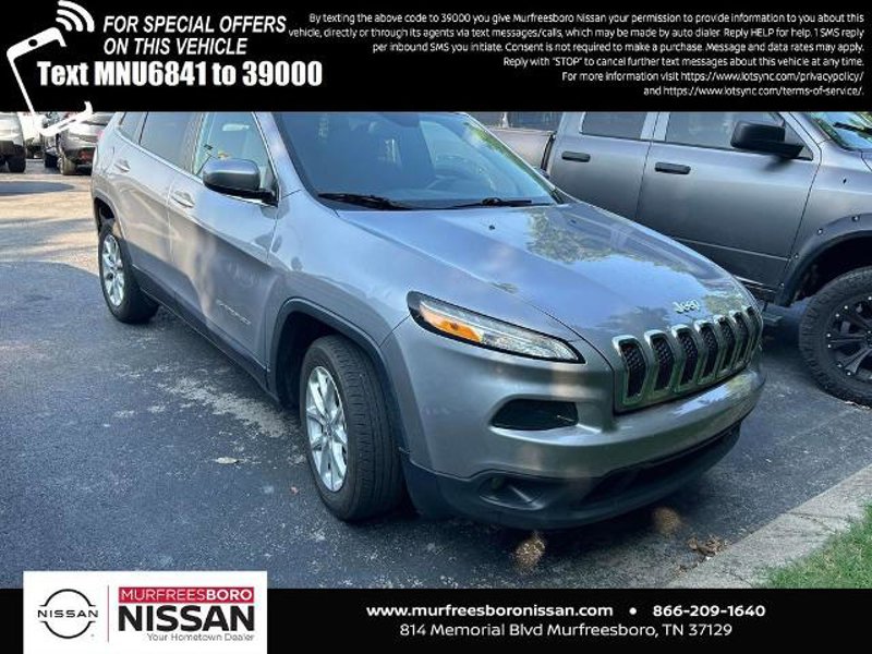 Used 2018 Jeep Cherokee Latitude image 1