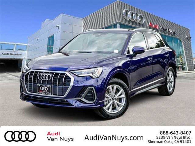 Certified 2024 Audi Q3 2.0T Premium w/ Convenience Package image 1