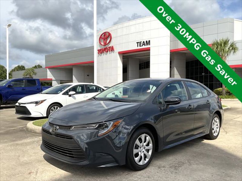 Certified 2025 Toyota Corolla LE image 1
