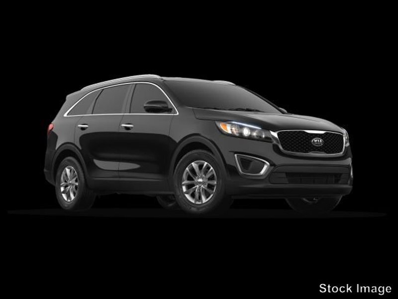 Used 2019 Kia Sorento LX w/ LX Convenience Package image 1