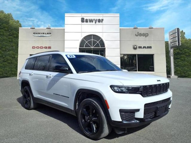 Certified 2023 Jeep Grand Cherokee L Laredo image 1