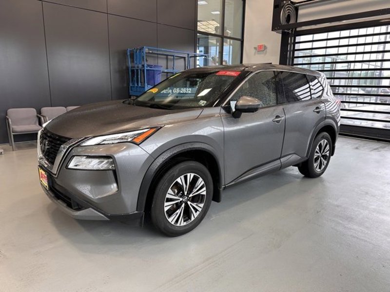 Certified 2021 Nissan Rogue SV image 1