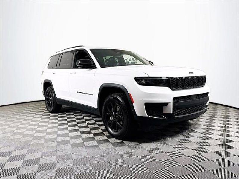 Certified 2024 Jeep Grand Cherokee L Laredo image 1