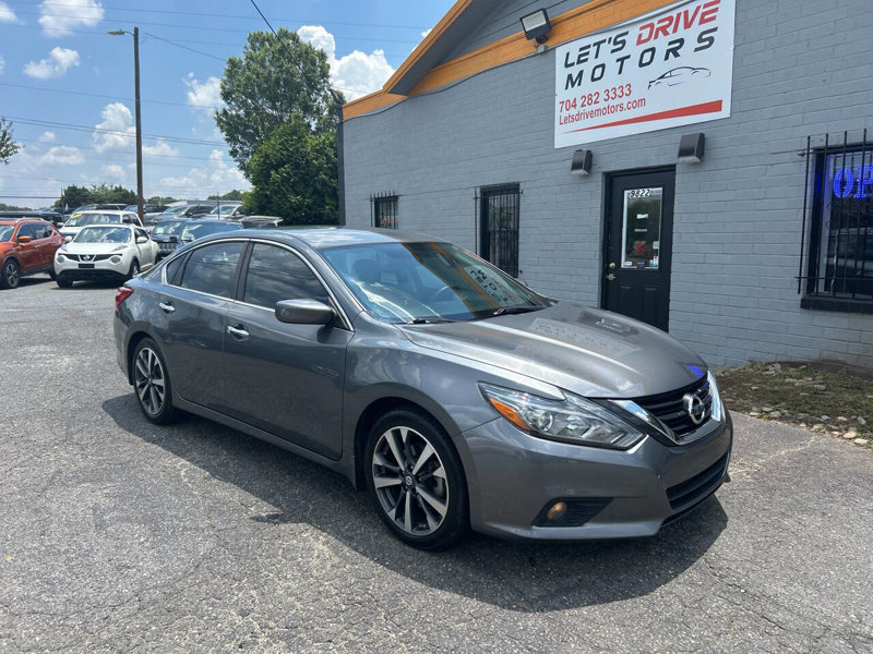 Used 2016 Nissan Altima 2.5 SR image 1
