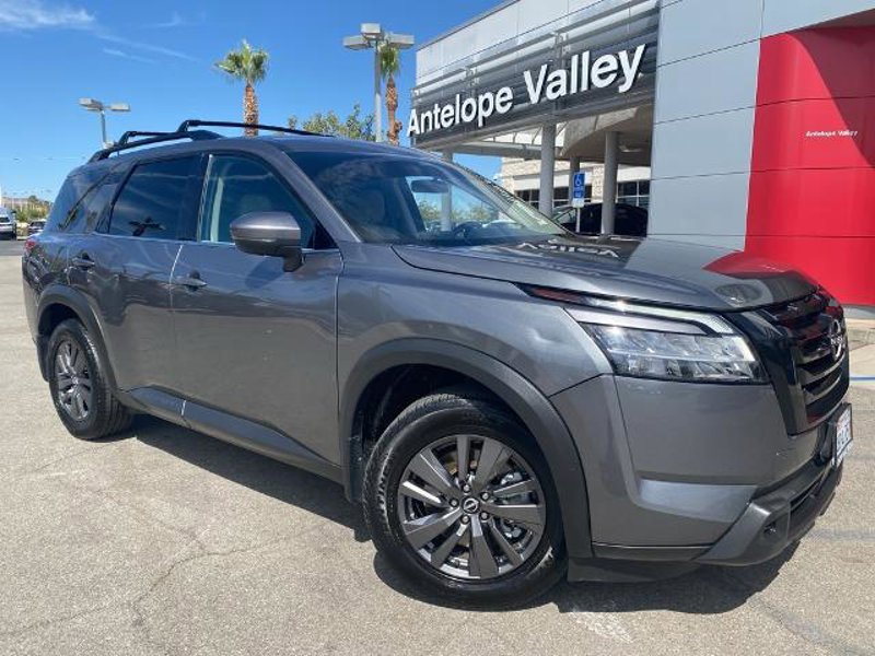 Certified 2022 Nissan Pathfinder SV w/ SV Black Package image 1