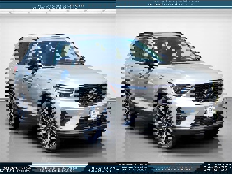 Certified 2025 Volvo XC40 B5 Plus w/ Climate Package image 1