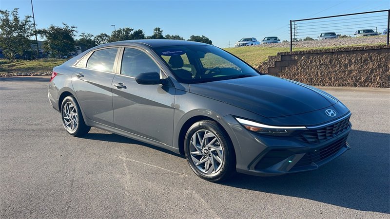 Certified 2024 Hyundai Elantra SEL image 1