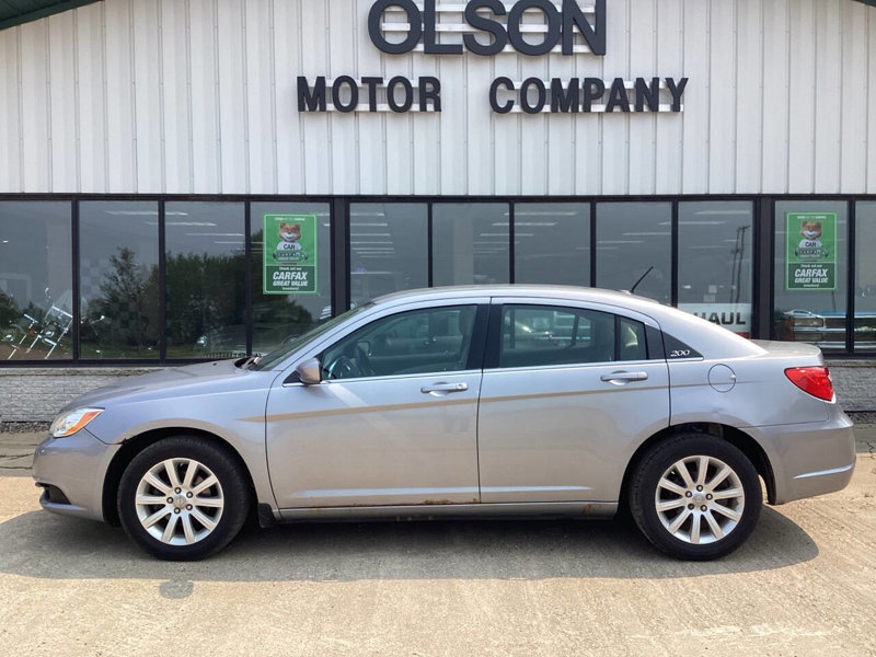 Used 2013 Chrysler 200 Touring image 1