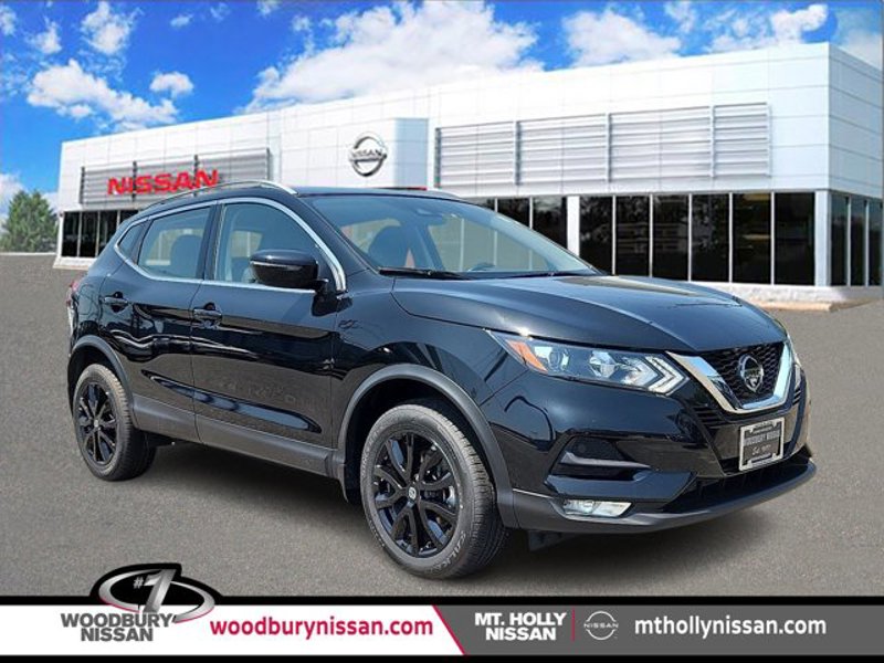 Certified 2022 Nissan Rogue Sport SV image 1