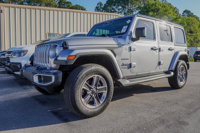 Used 2020 Jeep Wrangler Unlimited Sahara image 1