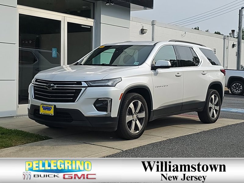 Certified 2022 Chevrolet Traverse LT w/ LT Premium Package image 1