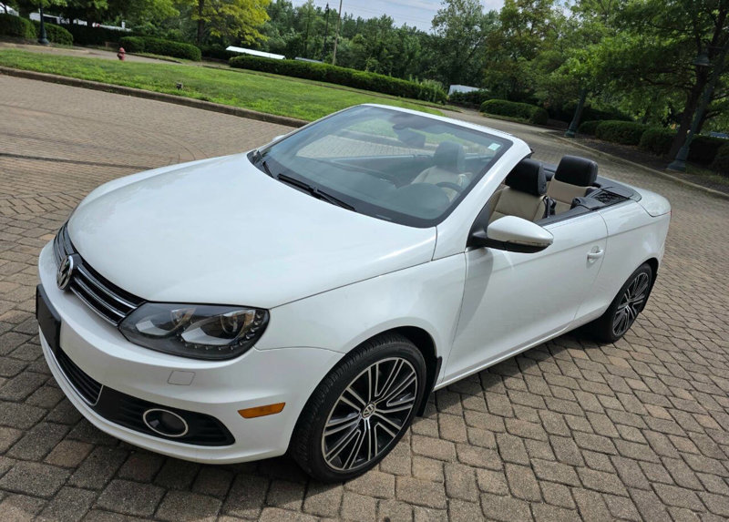 Used 2015 Volkswagen Eos Executive image 1