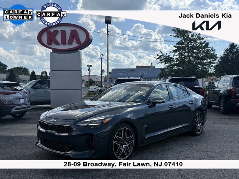 Certified 2022 Kia Stinger GT1 image 1