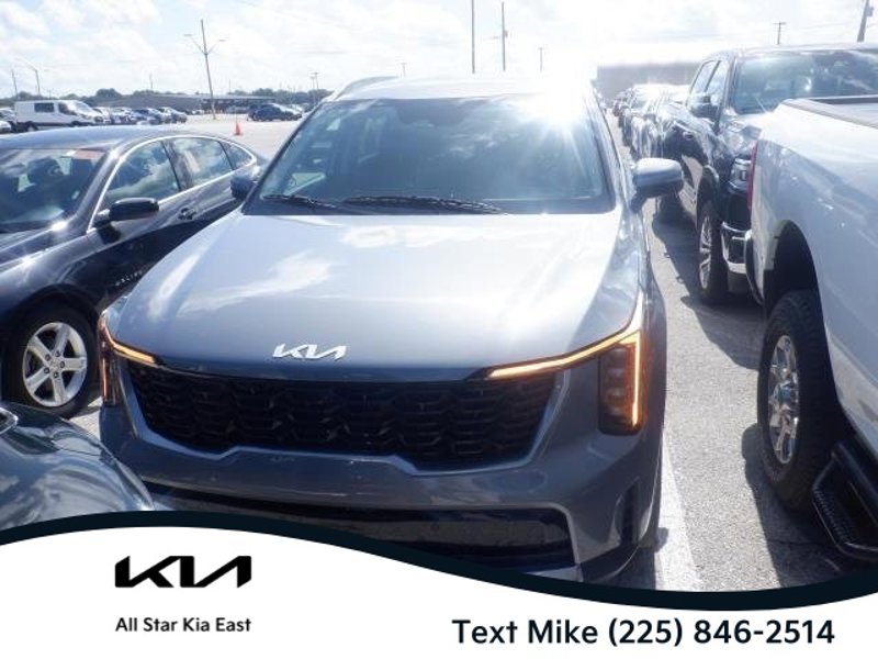 Certified 2024 Kia Sorento S image 1