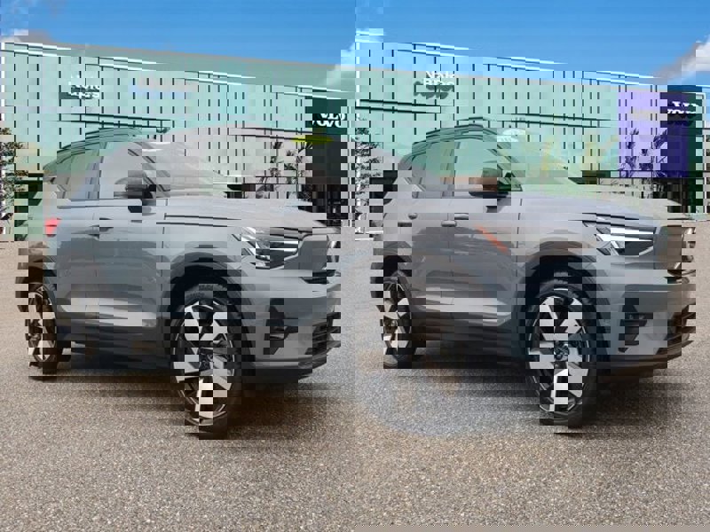 Certified 2023 Volvo XC40 Recharge Plus image 1