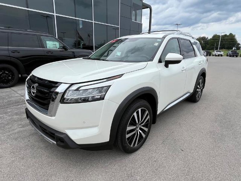 Certified 2024 Nissan Pathfinder Platinum image 1
