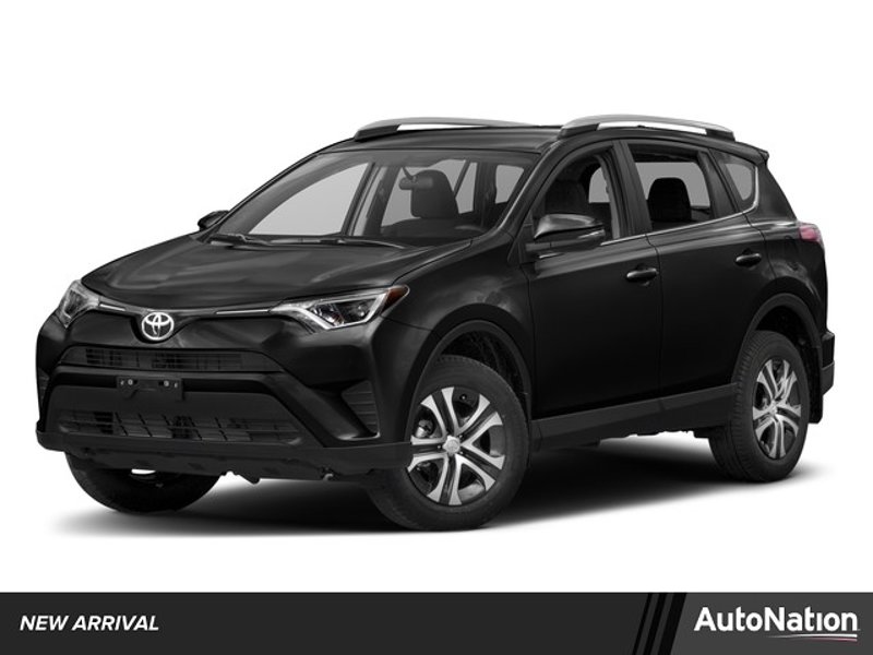 Used 2017 Toyota RAV4 LE image 1