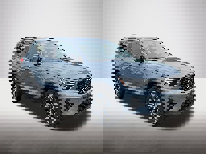 Certified 2023 Volvo XC40 B5 Plus w/ Driver Assist Package image 1