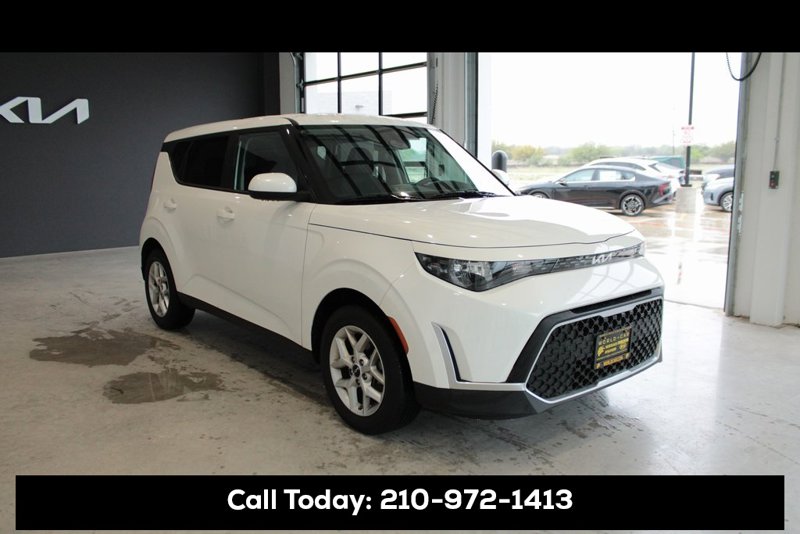 Certified 2024 Kia Soul LX w/ Option Group 015 image 1