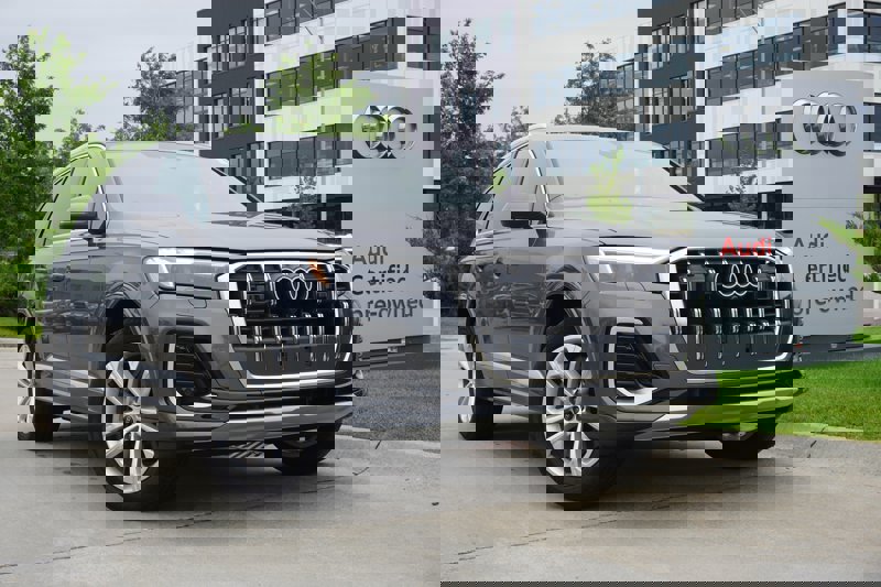 Certified 2025 Audi Q7 2.0T Premium w/ Convenience Package image 1
