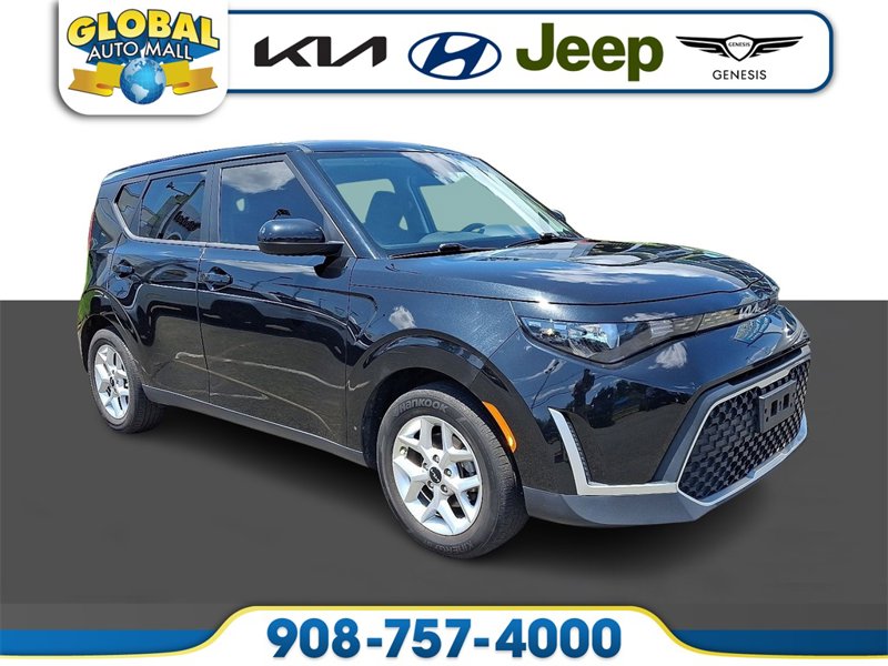 Used 2023 Kia Soul LX w/ LX Technology Package image 1