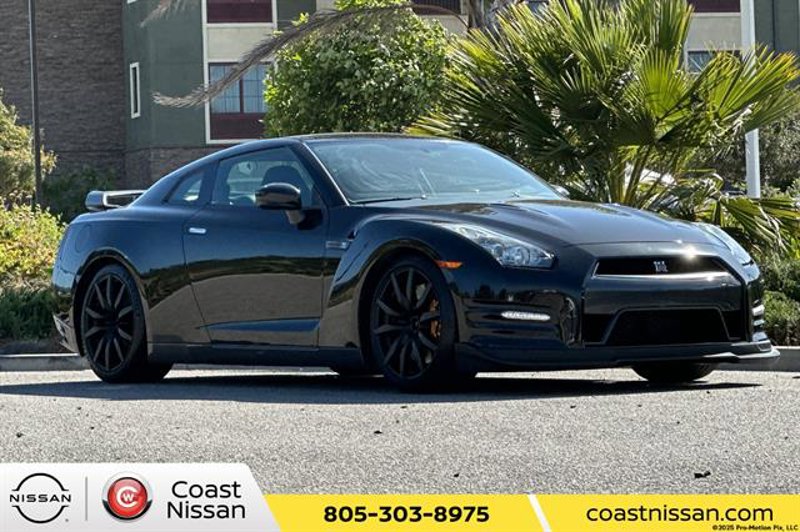 Used 2012 Nissan GT-R Premium image 1