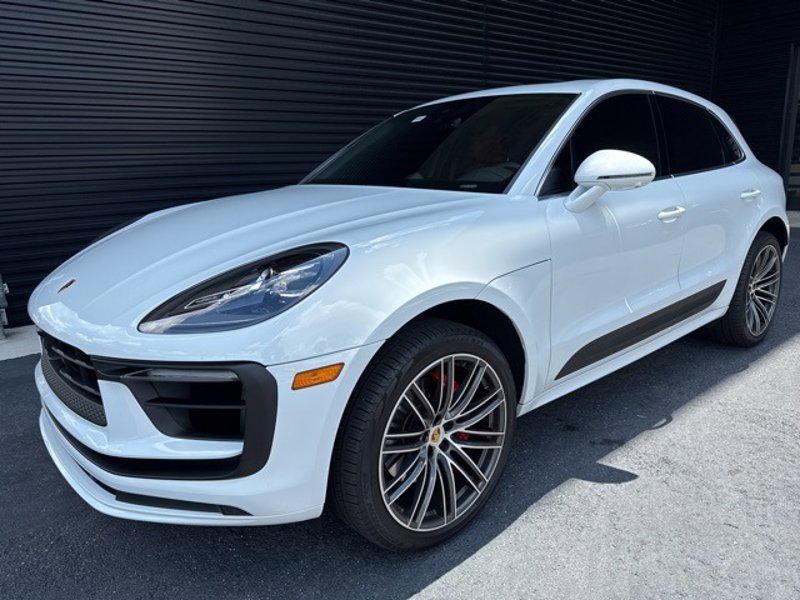 Certified 2024 Porsche Macan S image 1