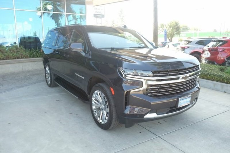 Certified 2022 Chevrolet Suburban LT w/ Luxury Package image 1