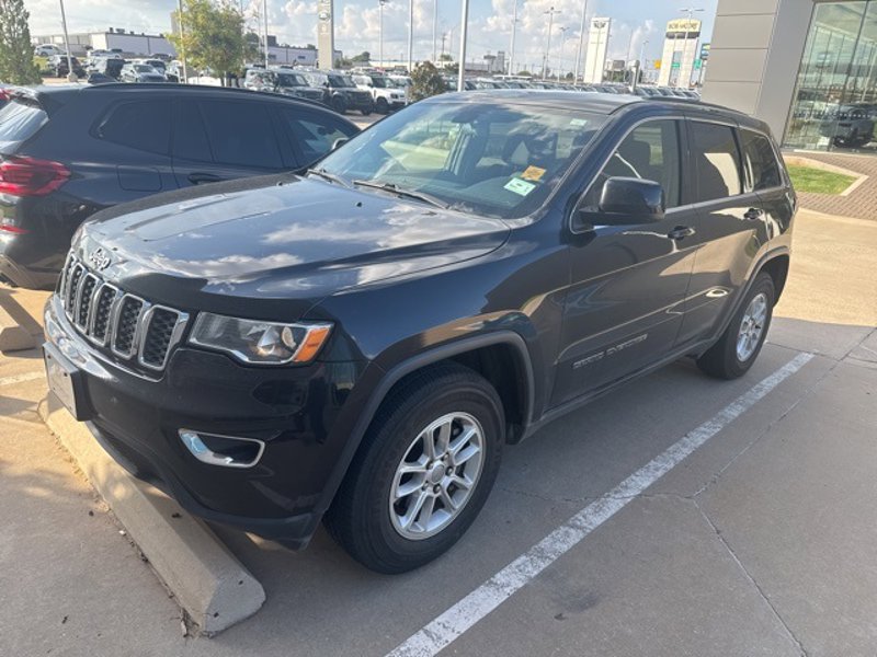 Used 2018 Jeep Grand Cherokee Laredo image 1