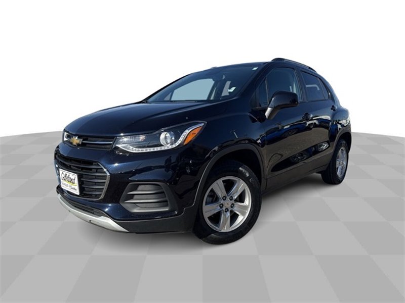 Certified 2022 Chevrolet Trax LT w/ Driver Confidence Package image 1