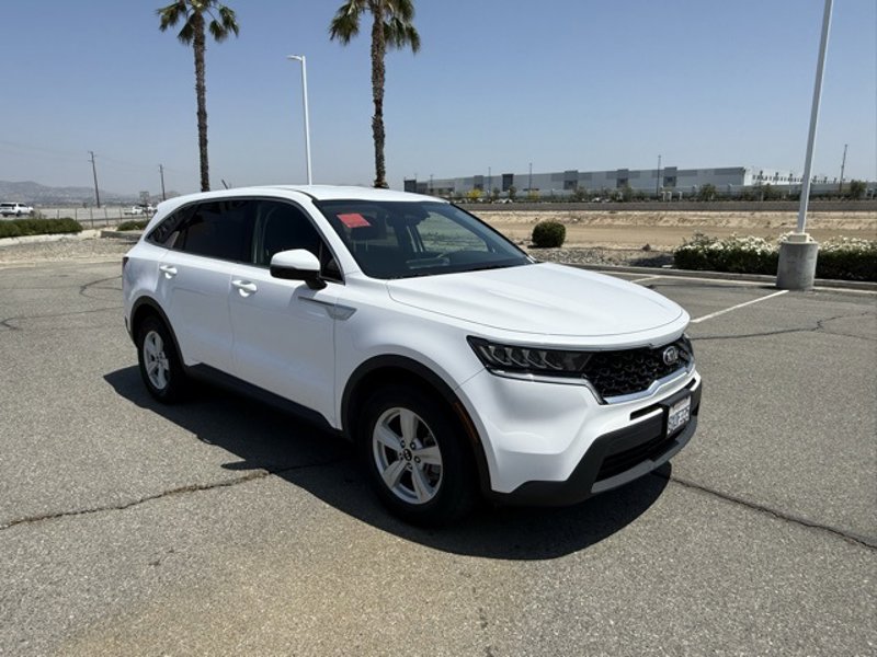 Certified 2021 Kia Sorento LX image 1