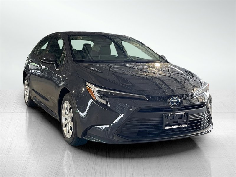 Certified 2025 Toyota Corolla LE image 1
