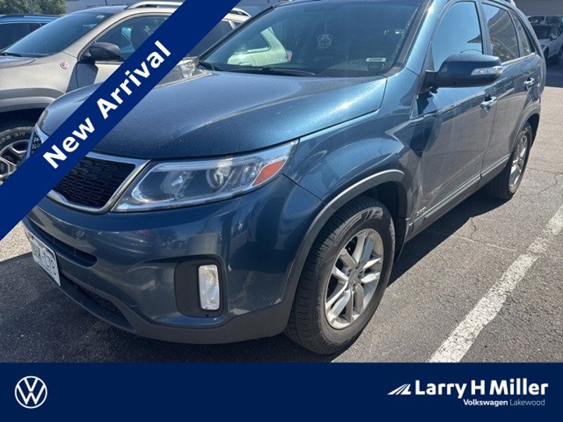 Used 2014 Kia Sorento LX image 1