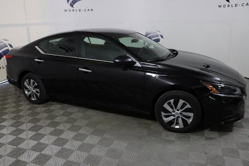 Certified 2024 Nissan Altima 2.5 S image 1