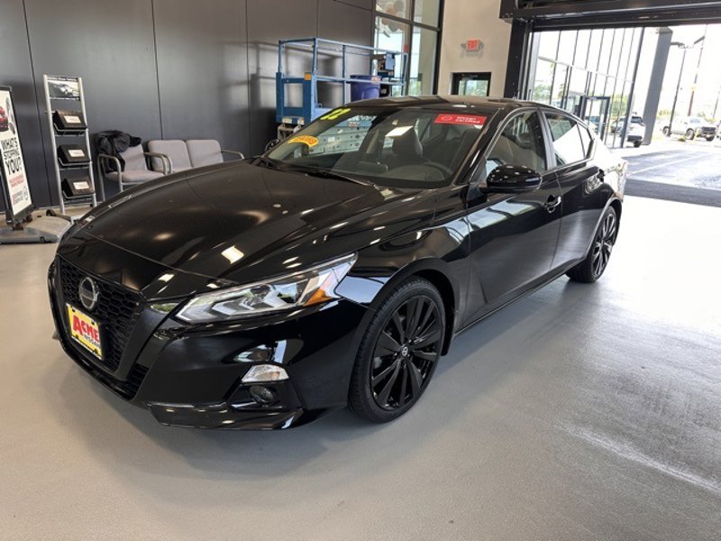 Certified 2022 Nissan Altima 2.5 SR w/ Midnight Edition Package image 1