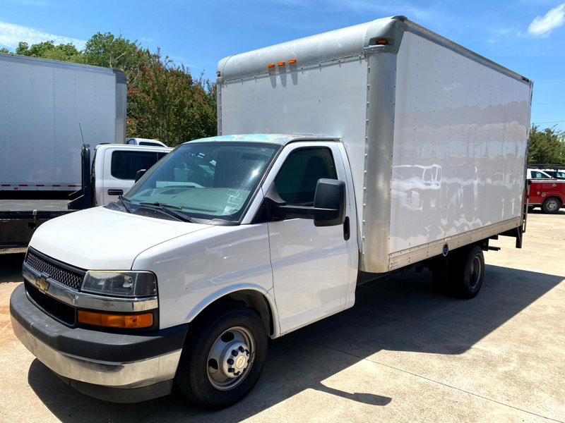 Used 2017 Chevrolet Express 3500 image 1