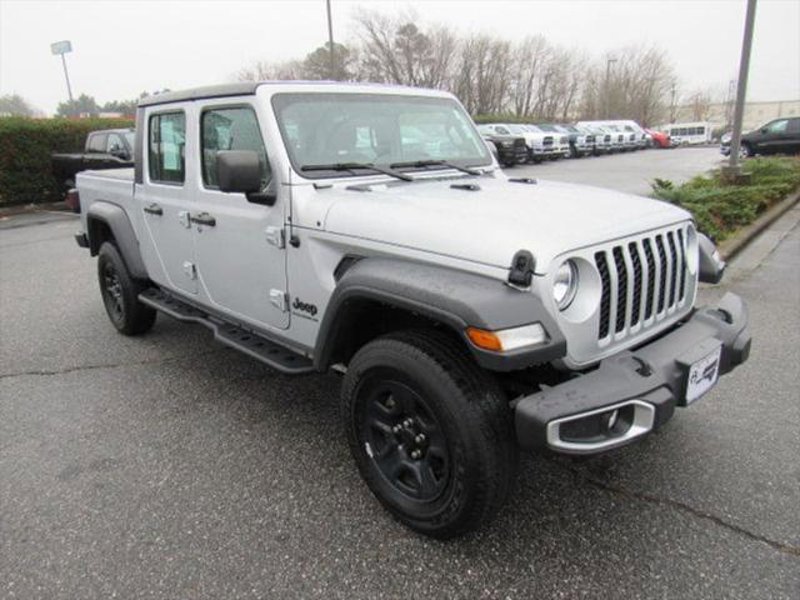 Certified 2023 Jeep Gladiator Sport w/ Trailer Tow Package image 1