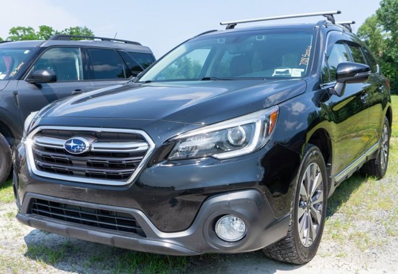 Used 2019 Subaru Outback 3.6R Touring w/ Popular Package #3A image 1