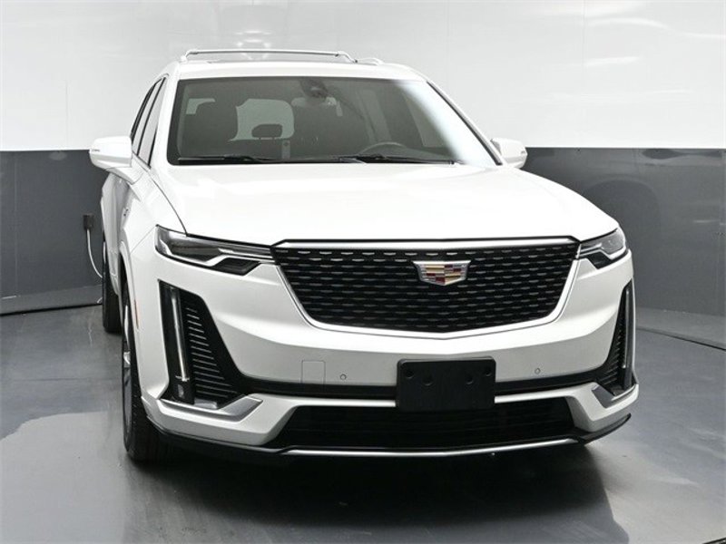 Certified 2022 Cadillac XT6 Premium Luxury image 1