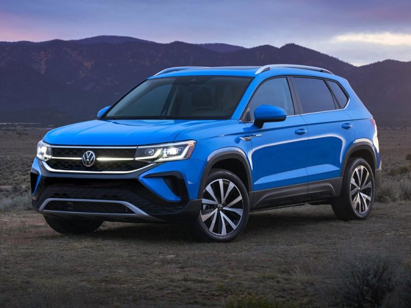 Certified 2024 Volkswagen Taos SE image 1