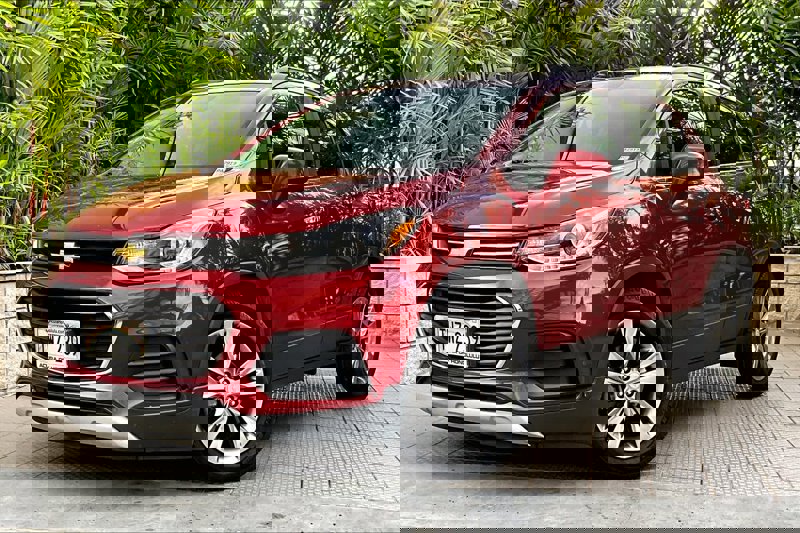 Used 2019 Chevrolet Trax LT w/ LT Convenience Package image 1
