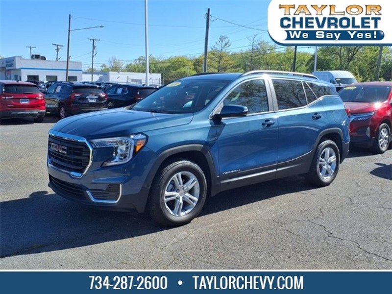 Certified 2024 GMC Terrain SLE w/ Driver Convenience Package image 1