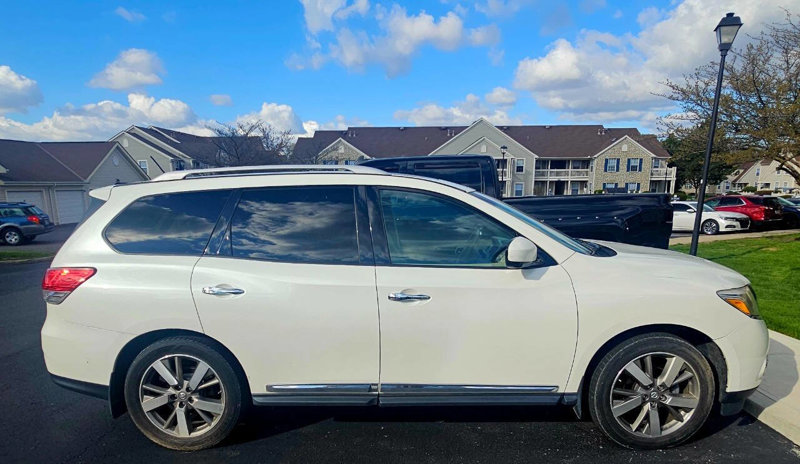 Used 2015 Nissan Pathfinder Platinum w/ Cargo Package image 1