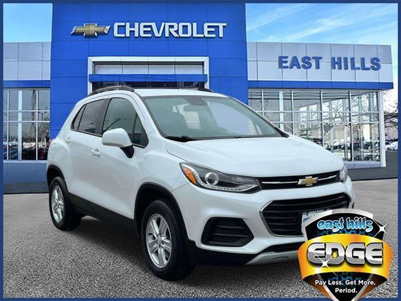 Certified 2022 Chevrolet Trax LT w/ Driver Confidence Package image 1