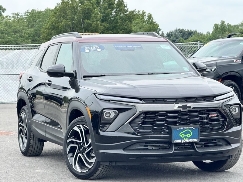 Certified 2025 Chevrolet TrailBlazer RS image 1