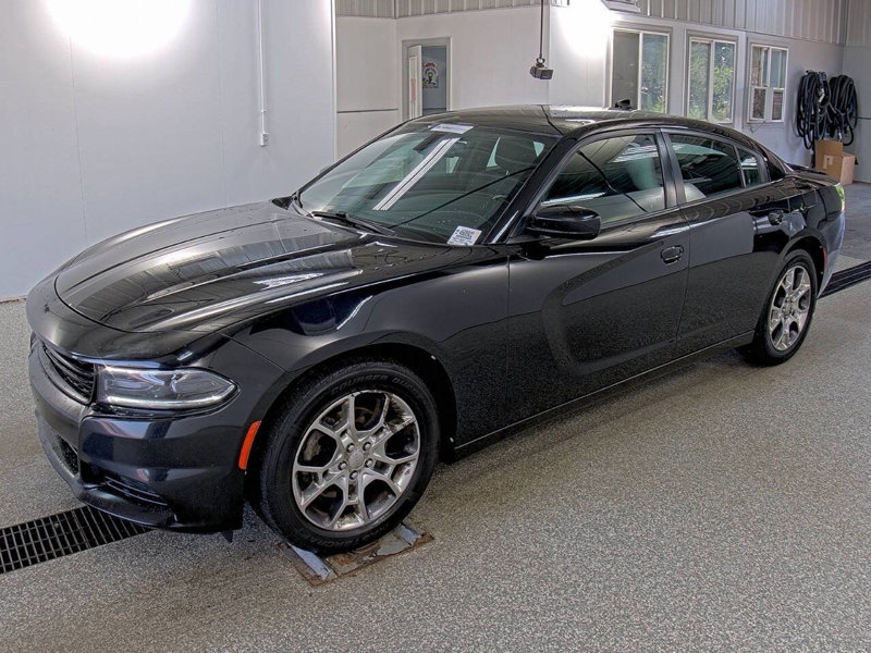 Used 2016 Dodge Charger SXT image 1