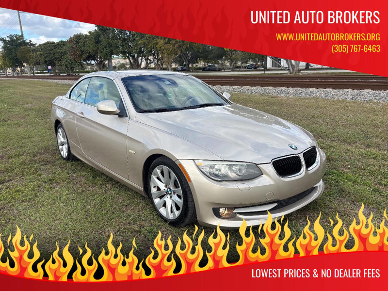 Used 2013 BMW 328i Convertible image 1